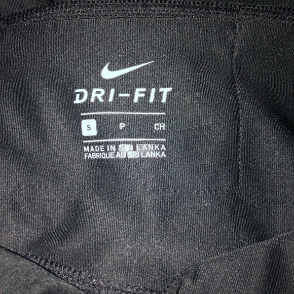 Nike Dri-fit Black Cropped Leggings - Picture 4 of 4